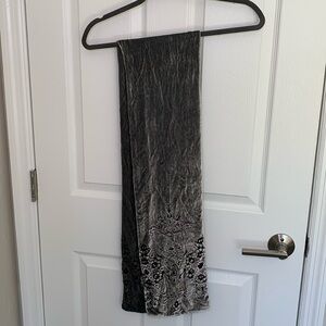 Kenneth Cole Reaction Velvet scarf